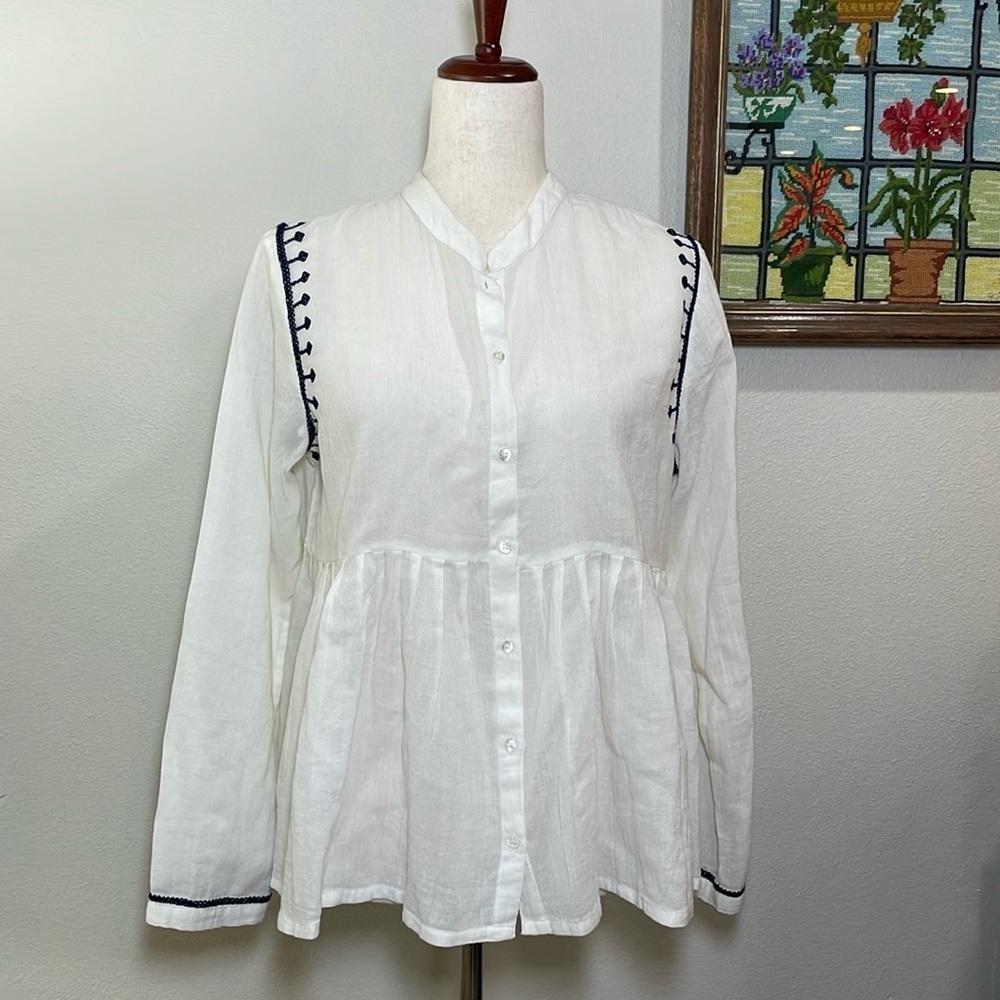 NWT’s Gauzy lightweight Cotton Embroidered Blouse White Navy Ruffles Size Medium